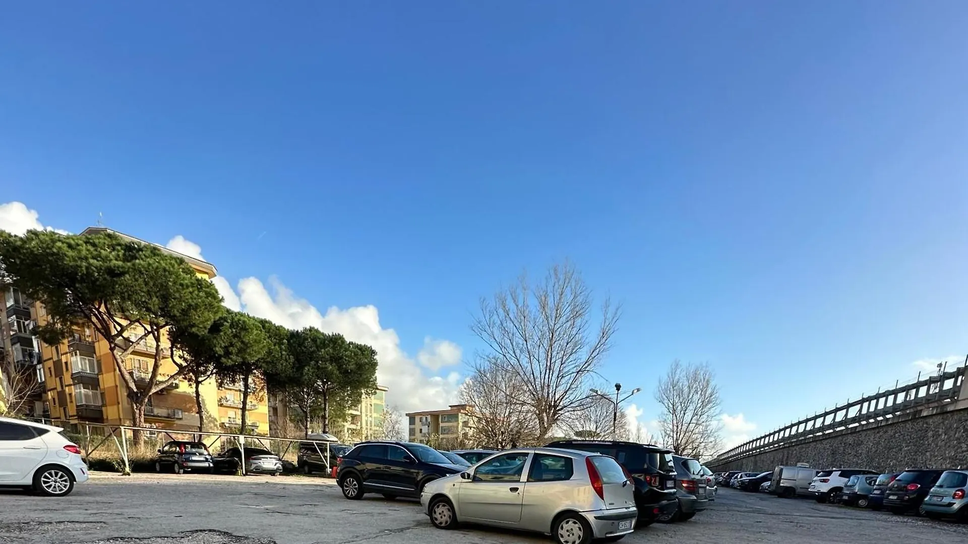 Gualtieri B&B - Luxury Rooms contacts